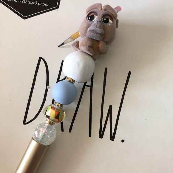 Disney Doorables: Oliver & Company: Francis handmade beaded pen - Picture 1 of 3